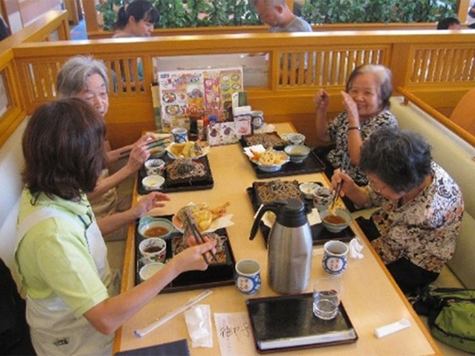 外食ツアー